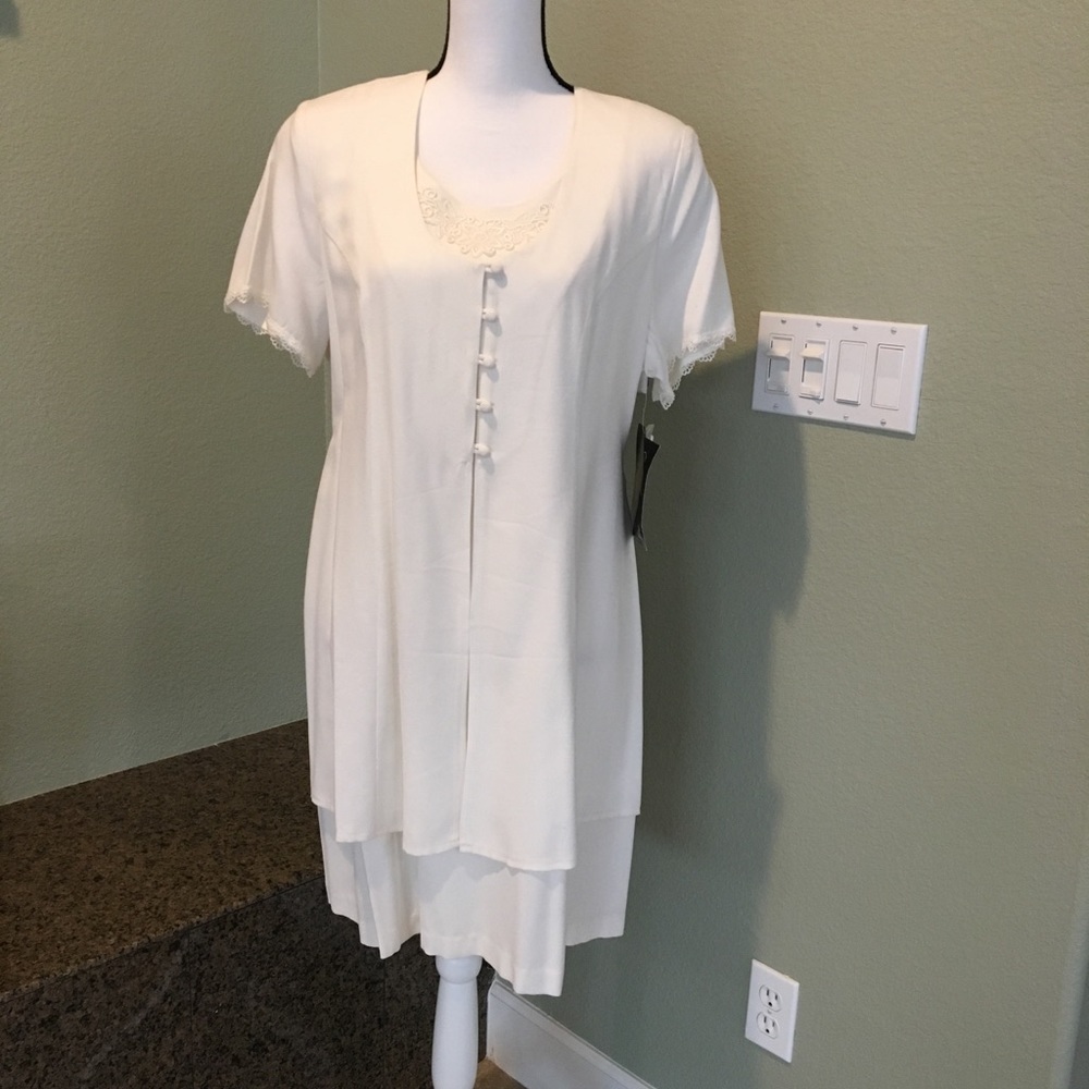 NWT Katlyn  O’farrel White Dress Size 14